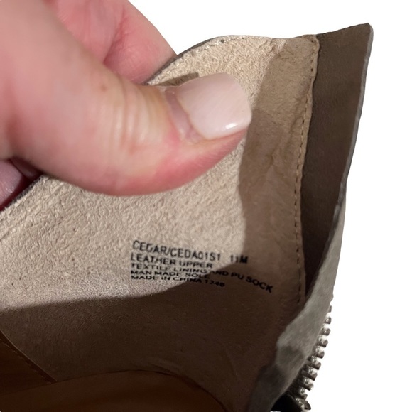 Steve Madden Cedar Bootine Gray Suede Size 11 V Cutout Stacked Block Heel - Picture 8 of 8